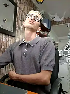 moorejhosua online show from 10-14-25, 09:04