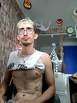 moorejhosua online show from 10-21-25, 08:53