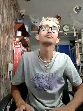 moorejhosua online show from 10-29-25, 08:10