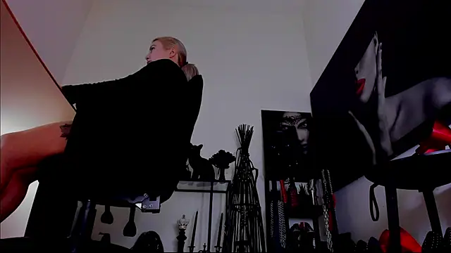 Snapshot of demisweet chatting on 02-14-26, 06:32 demisweet online show from 02-14-26, 06:32