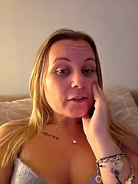 Miss-ShelbyXX online show from 09-18-25, 11:51
