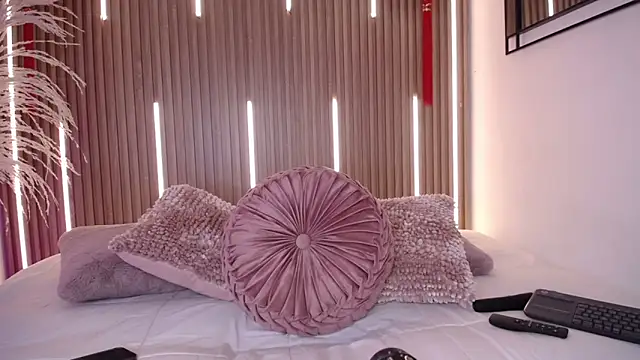 MylaDreams online show from 03-12-26, 03:23