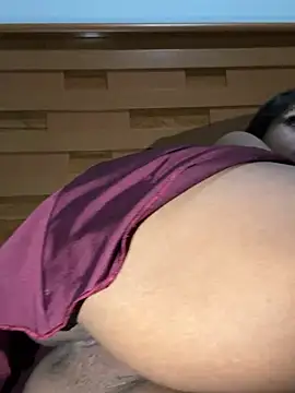 hillarymoreninha online show from 04-21-26, 03:57