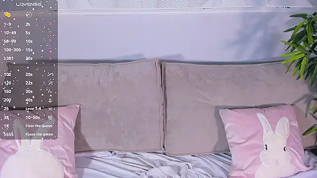 Molly Platt online show from 09-30-25, 12:04