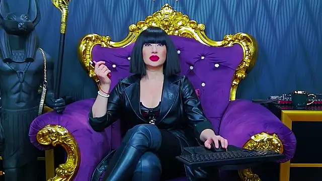 LaraMaeve online show from 01-15-26, 05:56