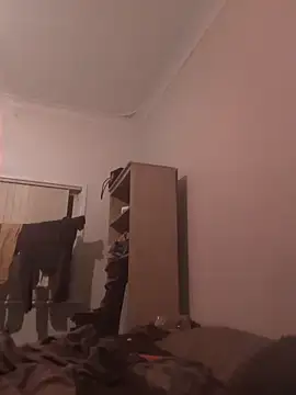 Snapshot of straightozgoesdwn chatting on 09-11-25, 05:24 straightozgoesdwn online show from 09-11-25, 05:24