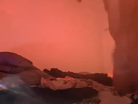 Snapshot of straightozgoesdwn chatting on 09-29-25, 05:18 straightozgoesdwn online show from 09-29-25, 05:18