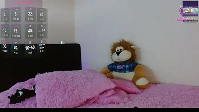 Snapshot of MichellMoon1 chatting on 10-24-25, 06:04 MichellMoon1 online show from 10-24-25, 06:04