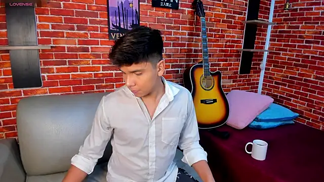 Thiago Kozak online show from 06-16-26, 01:14