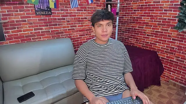 Thiago Kozak online show from 06-29-26, 01:22