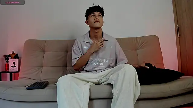 2Amateur Guys online show from 11-06-25, 10:21