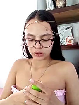 Snapshot of Danesacronin chatting on 11-04-25, 08:41 Danesacronin online show from 11-04-25, 08:41