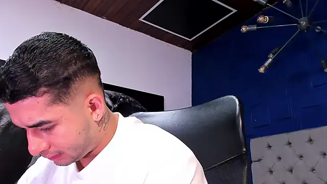 king falconer online show from 12-14-25, 11:42