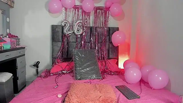 Esmeraldaa- online show from 02-12-26, 04:07