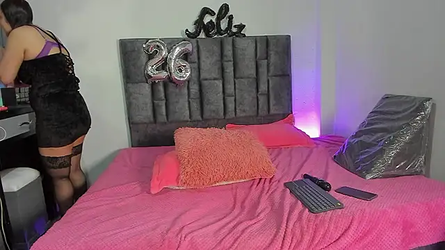 Esmeraldaa- online show from 03-11-26, 06:30