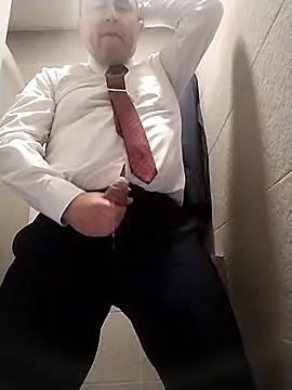 BigCristh79 online show from 11-30-25, 09:41