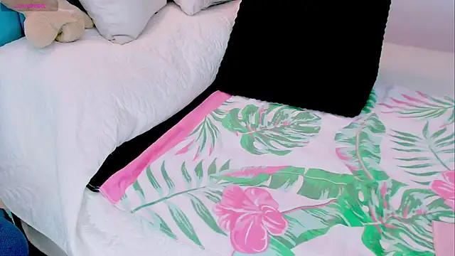 Kendraline1 online show from 06-06-26, 04:55