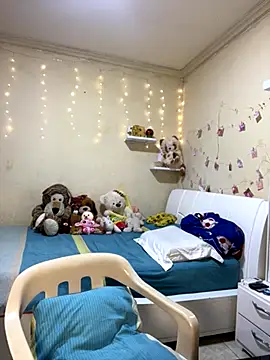 effie castroo online show from 10-07-25, 01:25