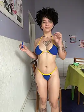 Snapshot of CamillyBlum chatting on 09-18-25, 03:58 CamillyBlum online show from 09-18-25, 03:58