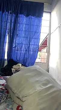 Snapshot of RobinLenoxx chatting on 11-08-25, 09:24 RobinLenoxx online show from 11-08-25, 09:24