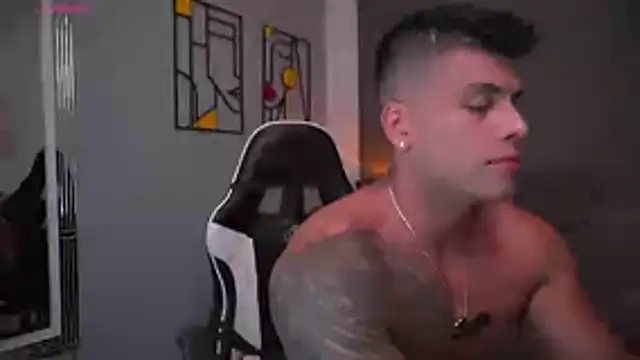 Snapshot of tyler_muscle1 chatting on 04-15-26, 04:08 tyler muscle1 online show from 04-15-26, 04:08