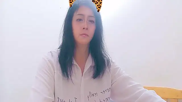 yueeraijj88 online show from 09-13-25, 11:43