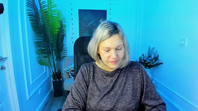 NinaStarle online show from 10-15-25, 04:34