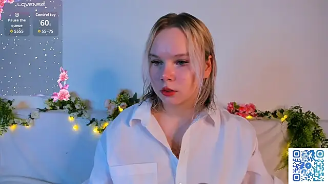 girlllsooft online show from 11-16-25, 02:06