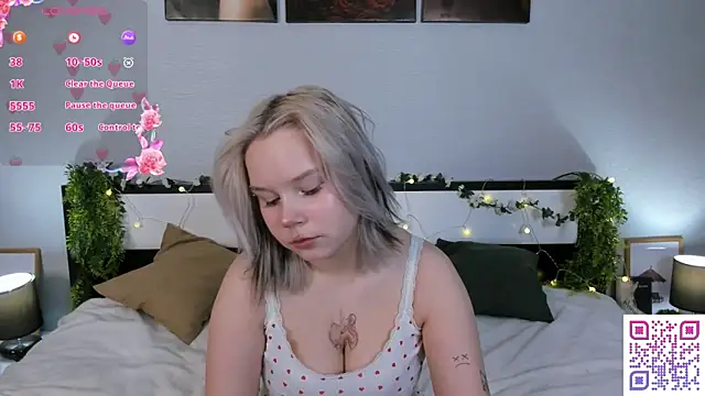 girlllsooft online show from 12-17-25, 02:23