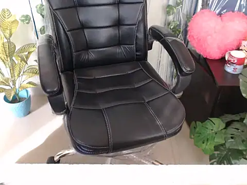 Snapshot of anika_bold chatting on 10-31-25, 03:40 anika bold online show from 10-31-25, 03:40