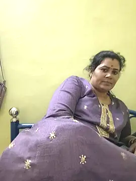 Snapshot of tamilaruvi chatting on 03-08-26, 04:11 tamilaruvi online show from 03-08-26, 04:11