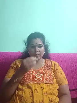 Snapshot of tamilaruvi chatting on 03-09-26, 06:23 tamilaruvi online show from 03-09-26, 06:23