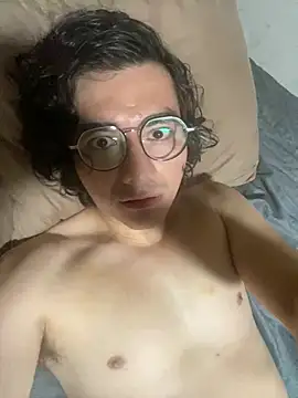 Snapshot of long_nigth chatting on 06-26-26, 10:47 long nigth online show from 06-26-26, 10:47