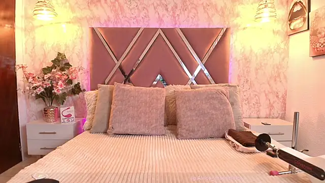 Snapshot of Aliice1_ chatting on 09-11-25, 08:31 Aliice1 online show from 09-11-25, 08:31