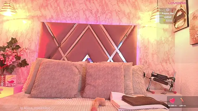 Snapshot of Aliice1_ chatting on 10-04-25, 08:40 Aliice1 online show from 10-04-25, 08:40