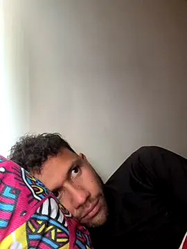 Snapshot of Michaell_Spinelly chatting on 09-11-25, 05:24 Michaell Spinelly online show from 09-11-25, 05:24