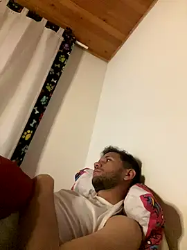 Snapshot of Michaell_Spinelly chatting on 09-14-25, 03:27 Michaell Spinelly online show from 09-14-25, 03:27