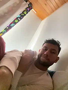 Snapshot of Michaell_Spinelly chatting on 09-17-25, 05:03 Michaell Spinelly online show from 09-17-25, 05:03