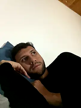 Snapshot of Michaell_Spinelly chatting on 09-18-25, 08:22 Michaell Spinelly online show from 09-18-25, 08:22