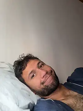 Snapshot of Michaell_Spinelly chatting on 09-24-25, 03:15 Michaell Spinelly online show from 09-24-25, 03:15