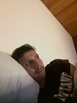 Snapshot of Michaell_Spinelly chatting on 09-26-25, 03:54 Michaell Spinelly online show from 09-26-25, 03:54