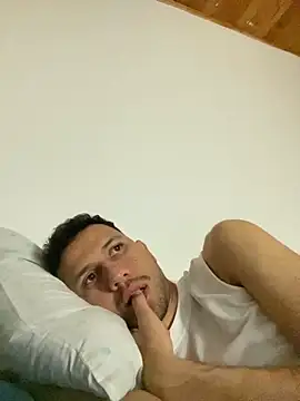 Snapshot of Michaell_Spinelly chatting on 10-02-25, 01:56 Michaell Spinelly online show from 10-02-25, 01:56