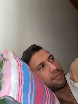 Snapshot of Michaell_Spinelly chatting on 10-08-25, 05:10 Michaell Spinelly online show from 10-08-25, 05:10