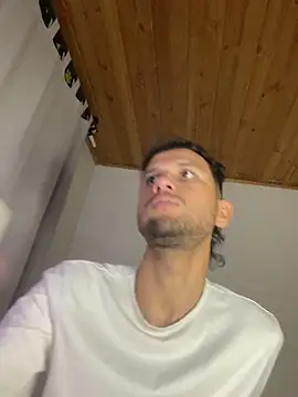 Snapshot of Michaell_Spinelly chatting on 10-09-25, 10:41 Michaell Spinelly online show from 10-09-25, 10:41