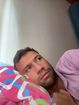 Snapshot of Michaell_Spinelly chatting on 10-12-25, 04:17 Michaell Spinelly online show from 10-12-25, 04:17