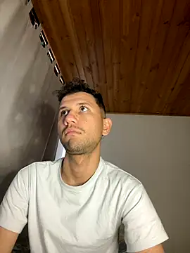 Snapshot of Michaell_Spinelly chatting on 11-06-25, 05:14 Michaell Spinelly online show from 11-06-25, 05:14