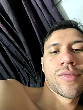 Snapshot of Michaell_Spinelly chatting on 11-07-25, 09:04 Michaell Spinelly online show from 11-07-25, 09:04