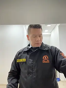 Snapshot of Manu0586 chatting on 11-10-25, 01:26 Manu0586 online show from 11-10-25, 01:26