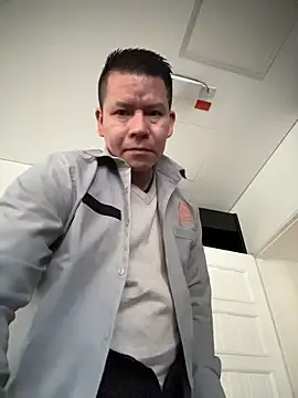 Snapshot of Manu0586 chatting on 11-13-25, 11:09 Manu0586 online show from 11-13-25, 11:09