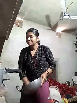 Snapshot of couple_71 chatting on 02-17-26, 07:27 couple 71 online show from 02-17-26, 07:27